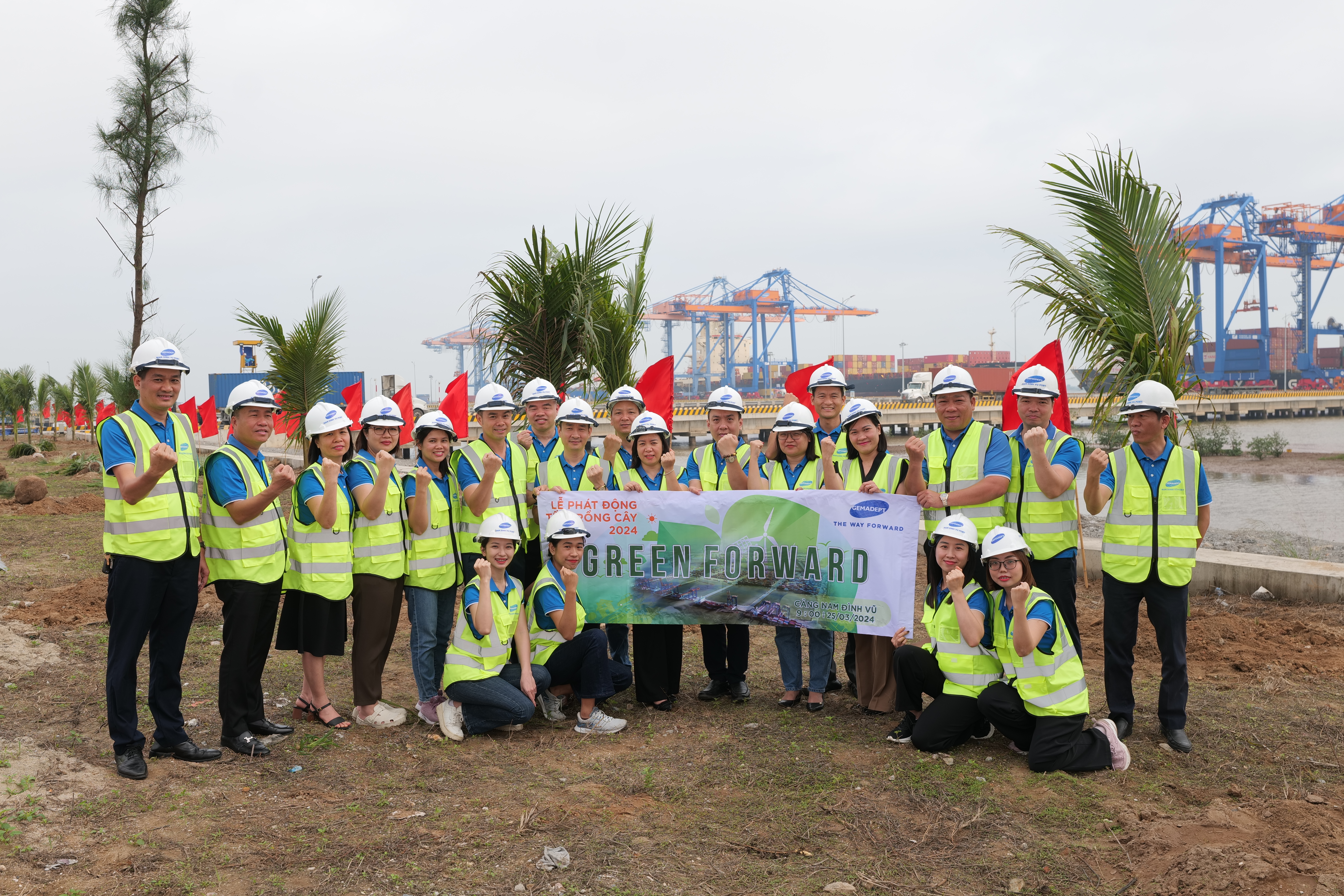 Lễ phát động tết trồng cây năm 2024 tại Cảng Nam Đình Vũ