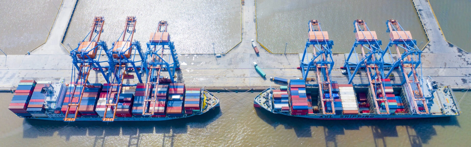 Banner Specialized Container Goods