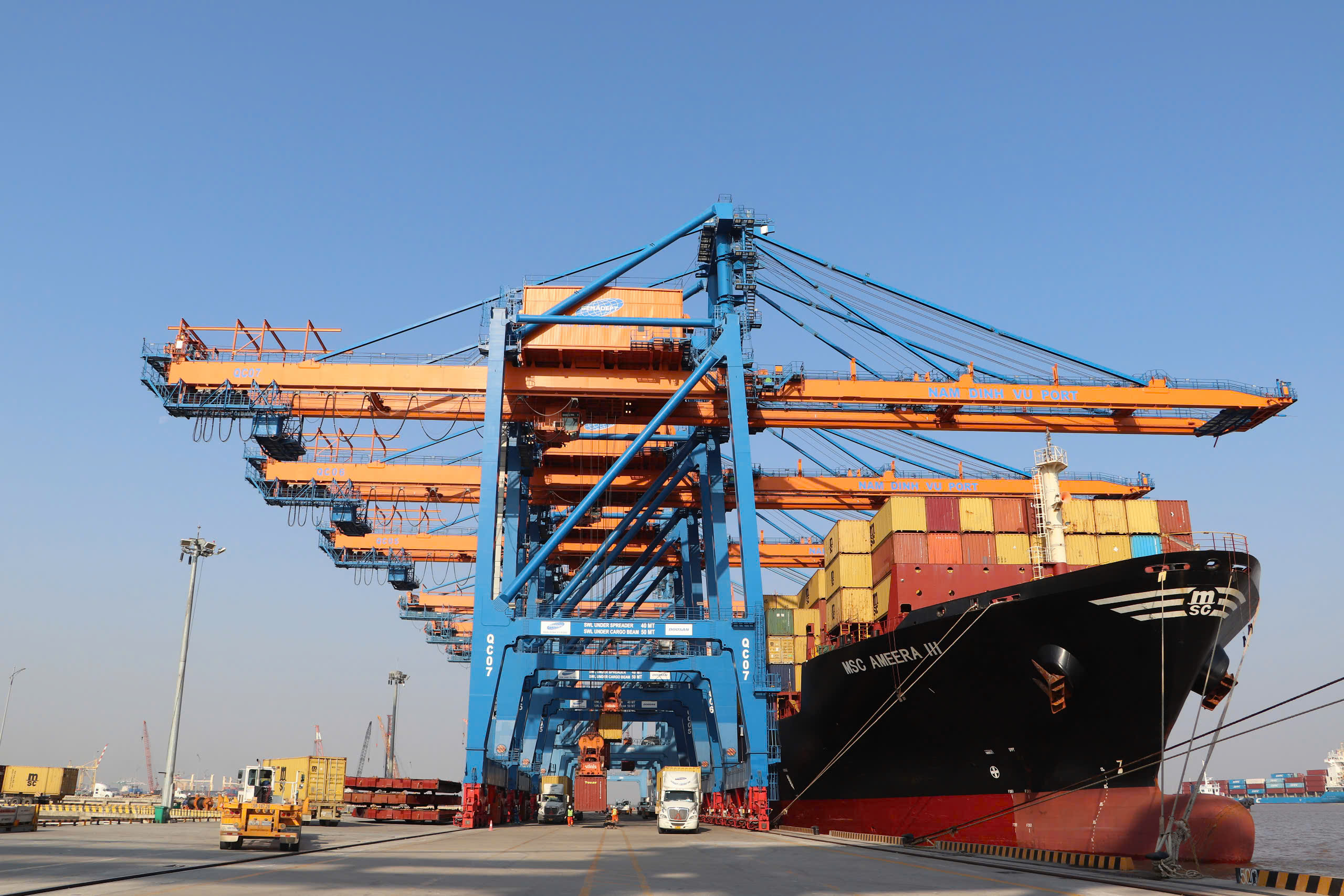 Cảng Nam Đình Vũ thiết lập kỷ lục mới trong lịch sử khai thác cảng tại khu vực