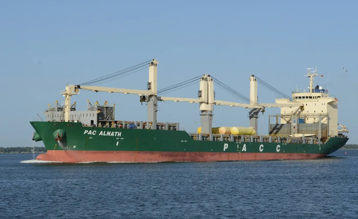 Cảng Nam Đình Vũ khẳng định năng lực khai thác đa dạng hàng hóa với chuyến tàu thiết bị đầu tiên cập Cảng